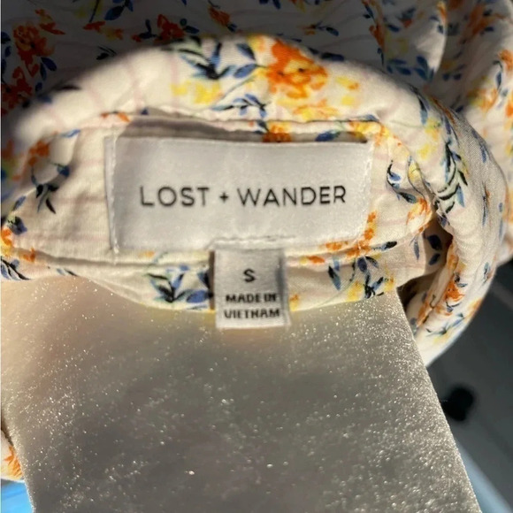 Lost + Wander yellow floral tie-bottom flowy top. Size S. - Picture 4 of 5